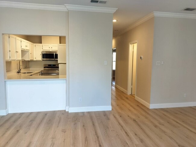 Foto del edificio - 5310 Keller Springs Rd