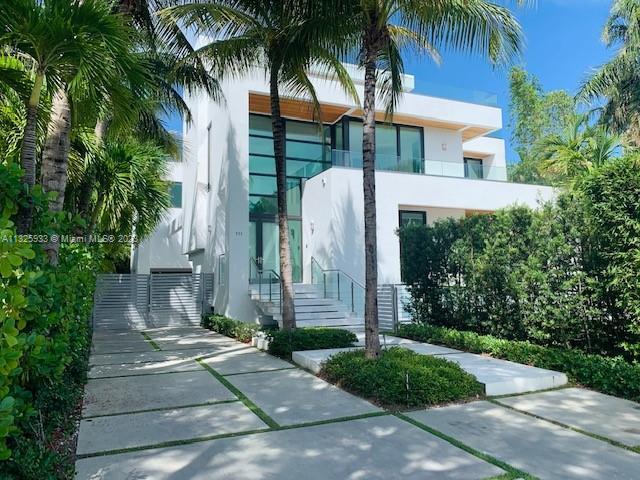 Foto del edificio - 785 Harbor Dr