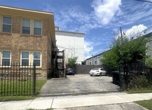 Building Photo - 302 W Saulnier St