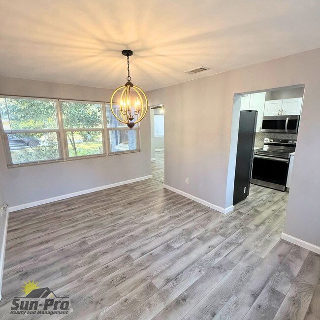 Foto del edificio - 332 S Seneca Blvd