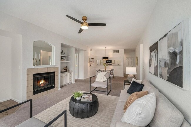 Building Photo - Enjoy modern living in this 3/2 condo. Great location, pool, clubhouse and fitness center