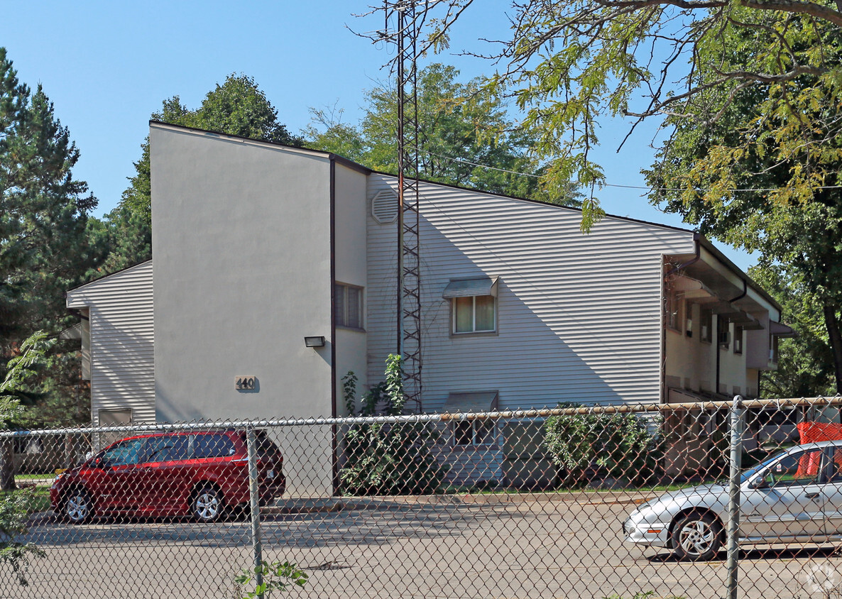 Building Photo - Briarwood Apartments