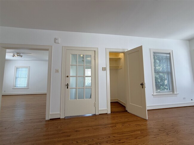 Foto del edificio - 2311 Wroxton Rd