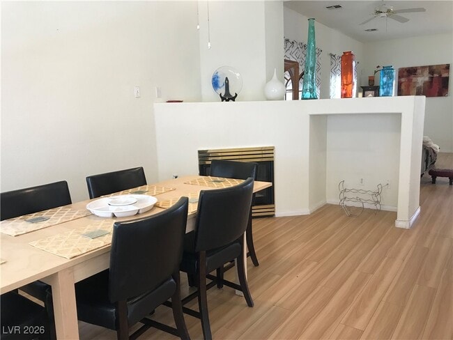 Foto del edificio - 3467 White Mountain St