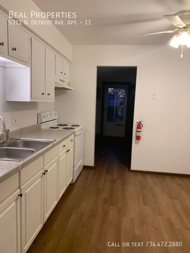Foto del edificio - 5311 N Detroit Ave