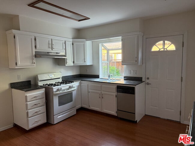 Building Photo - 11705 Albers St