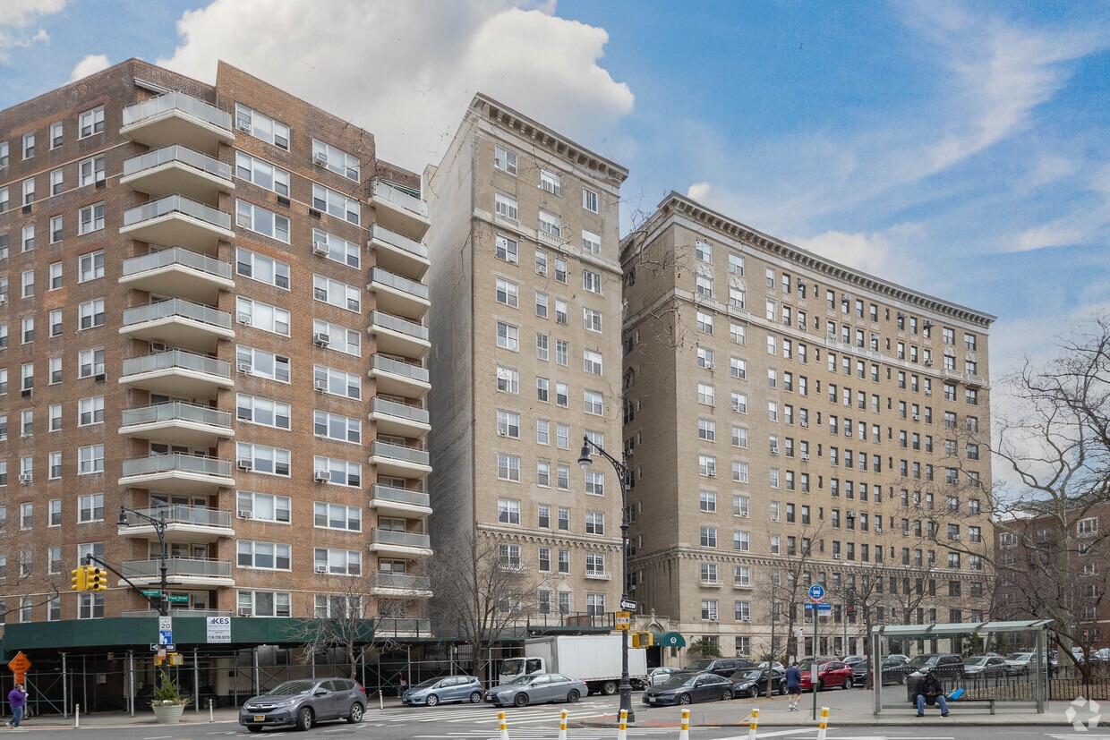 Foto del edificio - 36 Plaza St E