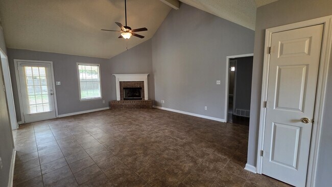 Foto del edificio - 1471 Wolf Ridge Dr