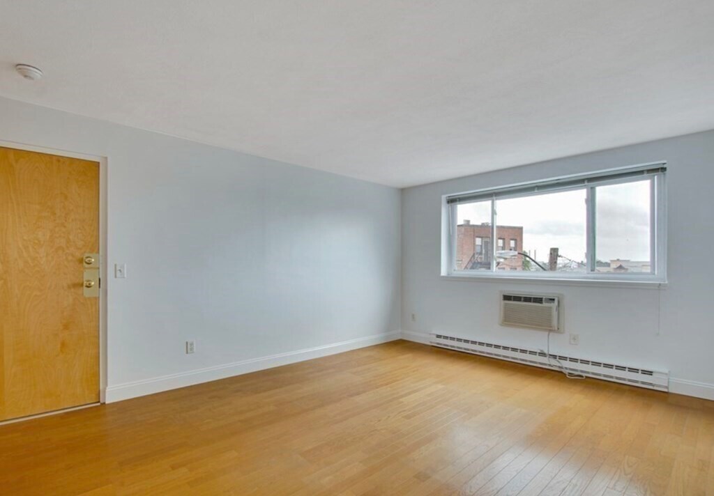 Building Photo - 326 Broadway