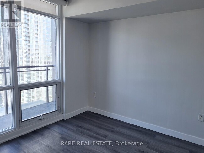 Photo du bâtiment - 15 Fort York Blvd