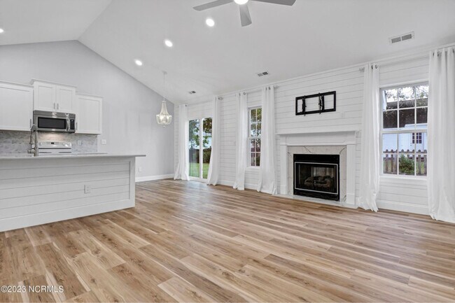 Building Photo - 310 Citation Ln