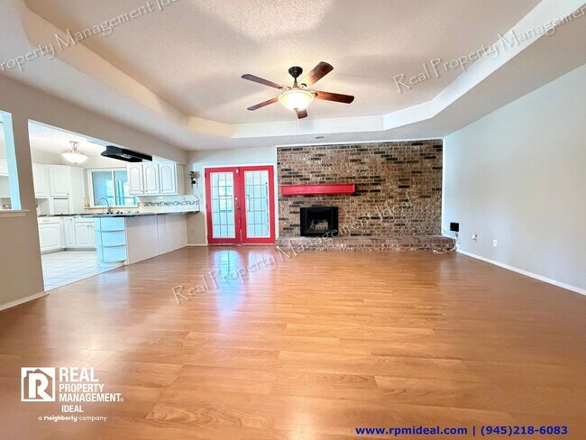 Building Photo - 7832 Pebblebrook Dr