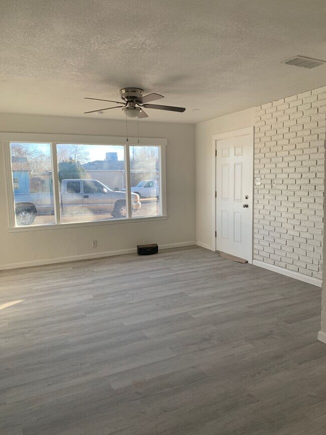 Building Photo - 104 Torreon Clovis, NM 88101
