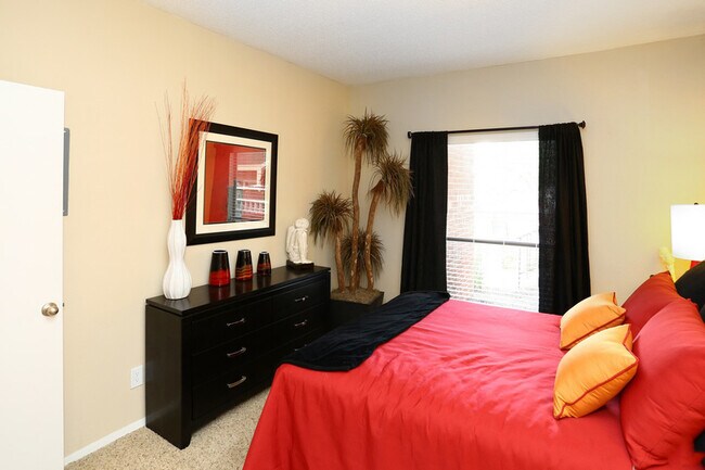 Foto del edificio - 1003 Justin Ln