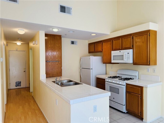 Building Photo - 25619 Prospect Ave