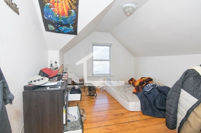 Building Photo - Beautiful 4 Bed available for 9/1