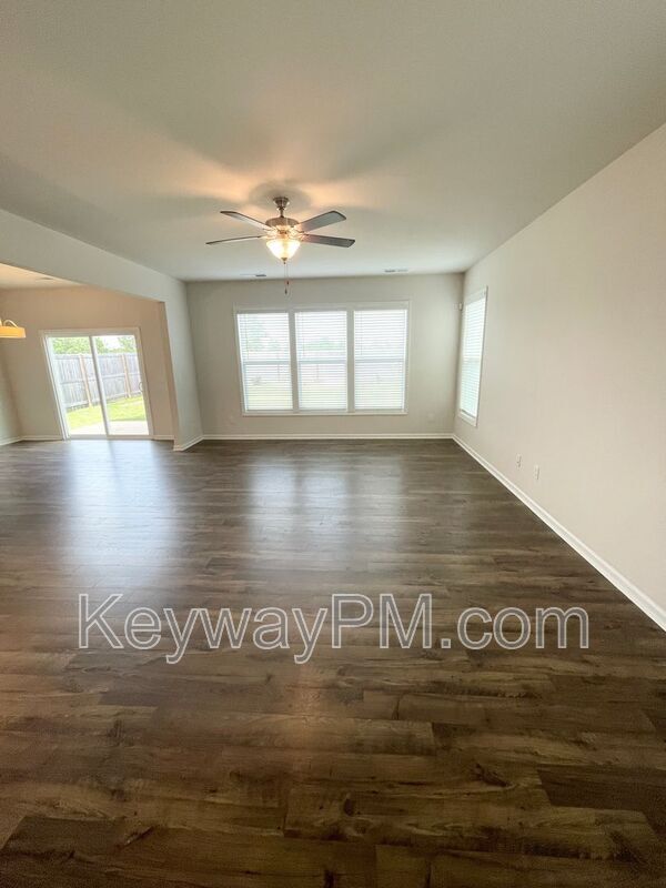 Foto del edificio - 4136 Thimbleberry Dr