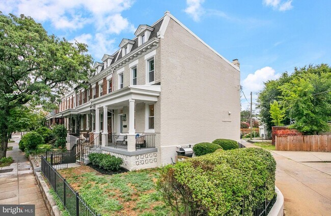 Photo - 4023 New Hampshire Ave NW Townhome