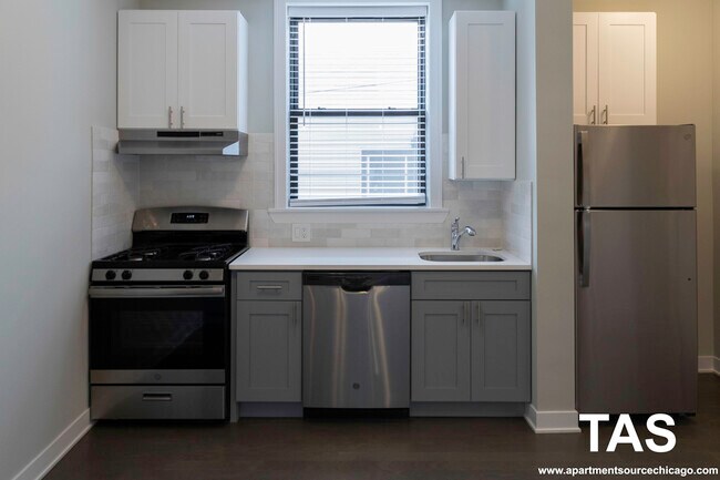 Building Photo - 3925 N Keeler Ave