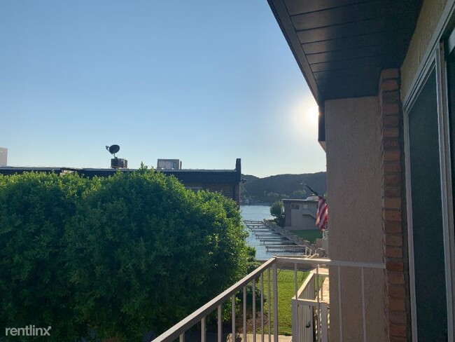 Foto del edificio - 2 br, 1.5 bath Condo - 9170 Riverside Dr.