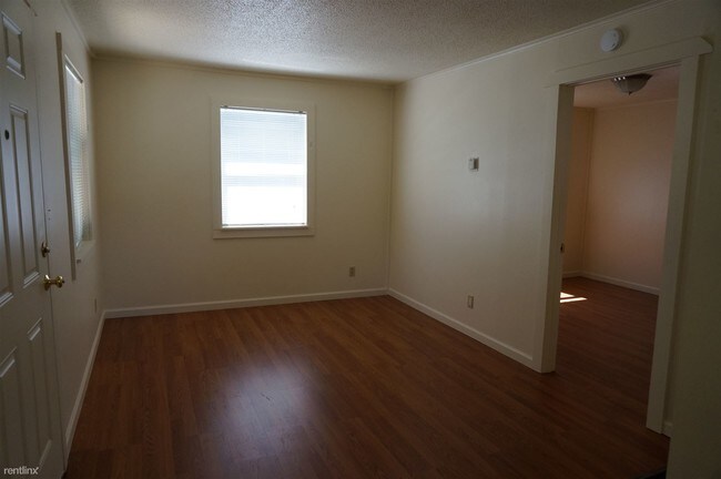 Foto del edificio - 1 br, 1 bath Duplex - NJ-4210/12 Chouteau ...