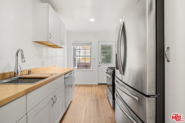 Building Photo - 7109 Flight Ave
