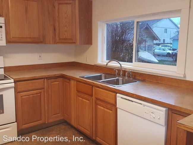 Building Photo - 4 br, 2.5 bath House - 6507 McKinley Ave E