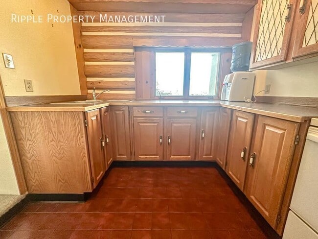 Building Photo - UNIQUE INCREDIBLE 2 BEDS/ 2 BATHS HOUSE WI...