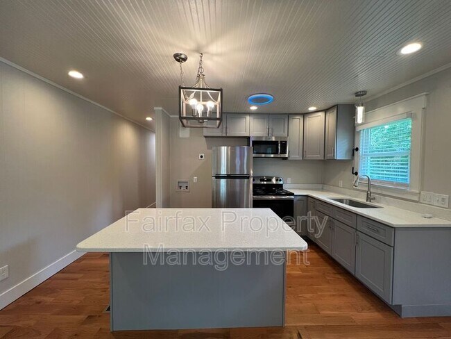 Foto del edificio - 1210 Gearwood Ave