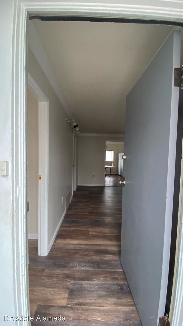 Building Photo - 2 br, 1.5 bath House - 5 Mastick Court