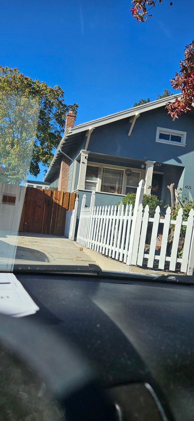 Building Photo - 455 Washington St