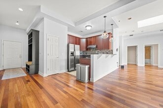 Building Photo - 650 2nd St