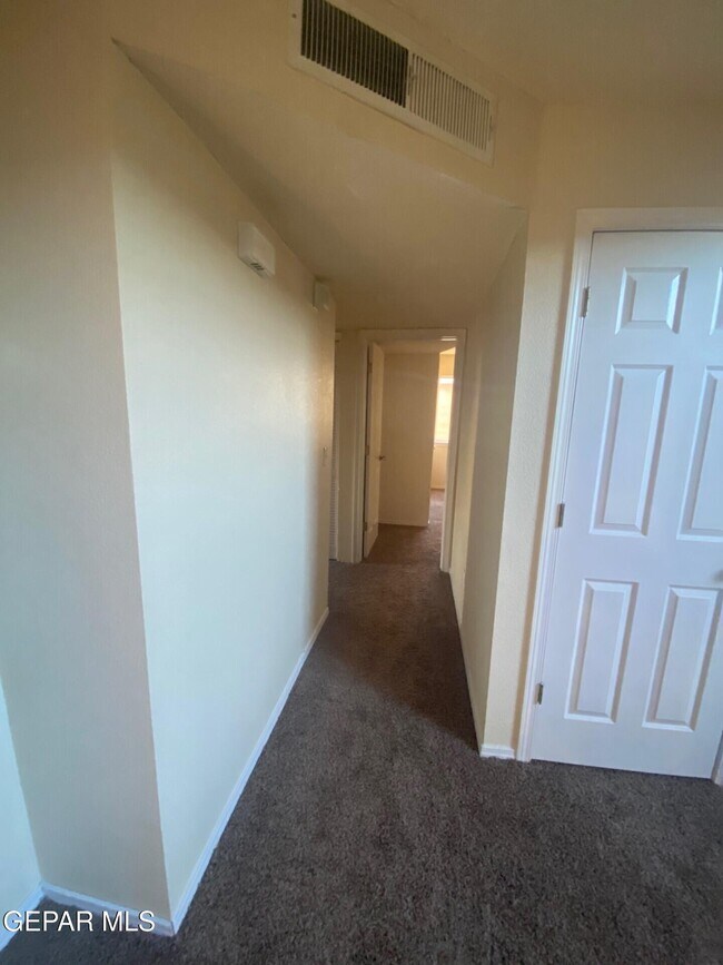 Building Photo - 745 Paseo Sereno Dr