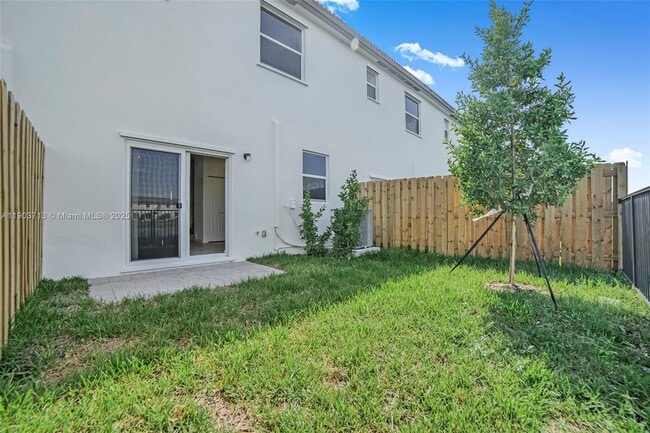 Building Photo - 2748 SE 26th Ave