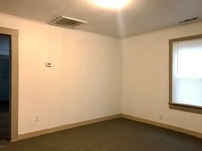 Foto del edificio - 118 S St Louis Ave