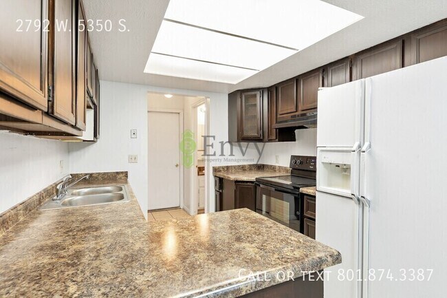 Building Photo - 2792 W 5350 S