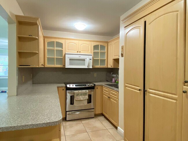 Foto del edificio - 2868 Lillian Ln