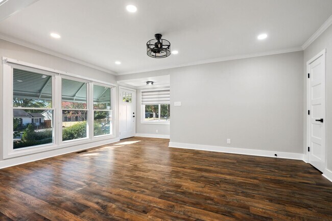 Building Photo - Charming Mid-Century Home with Covered Carport and Modern Updates