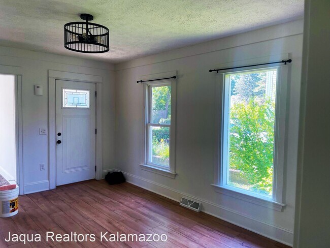 Foto del edificio - 4 br, 2 bath House - 1916 Cameron Street