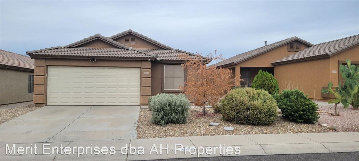 Foto principal - 4 br, 2 bath House - 11322 W CAMPANA DR