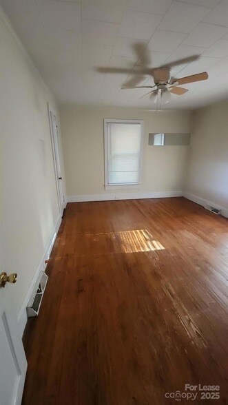 Foto del edificio - 213 W 22nd St