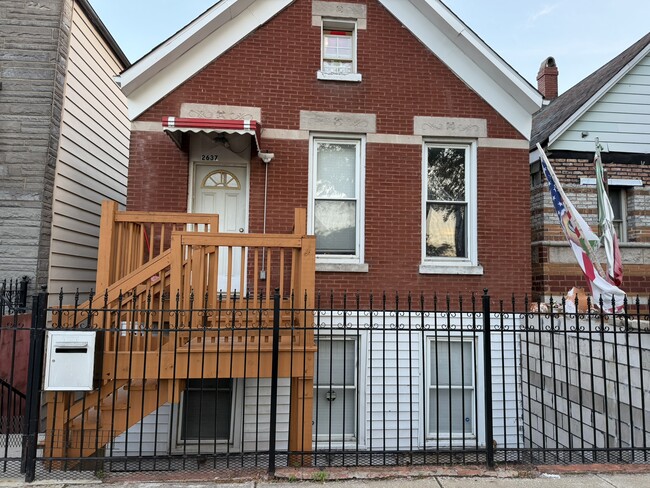 Building Photo - 2637 W 21st Pl