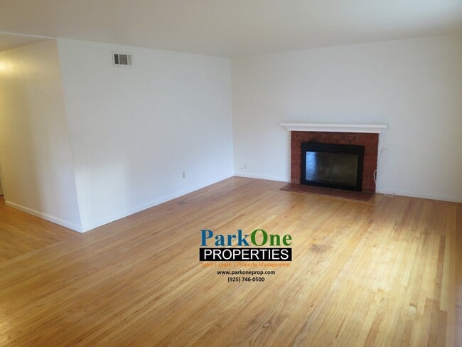 Building Photo - COMING SOON! 3 Bed 2 Bath Walnut Creek Home