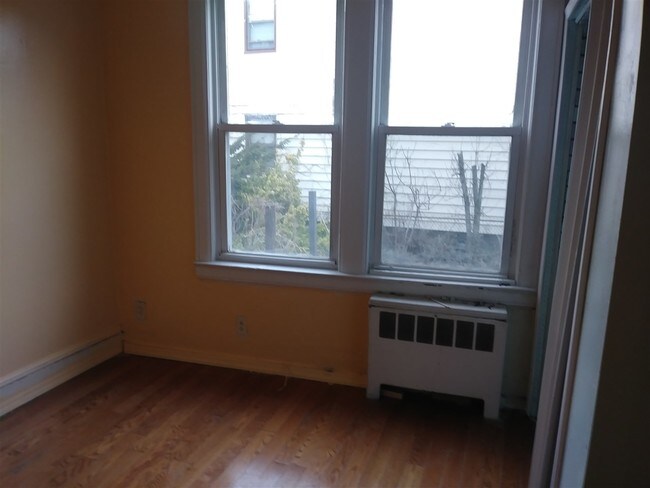 Building Photo - 591 Avenue A