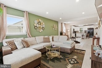 Building Photo - 7024 Lee Park Ct