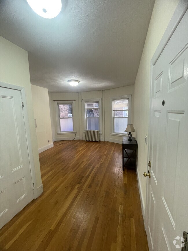 Building Photo - 35A Harvard St
