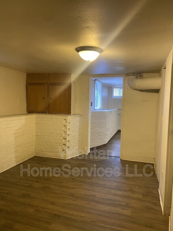 Foto del edificio - 236 W Washington St