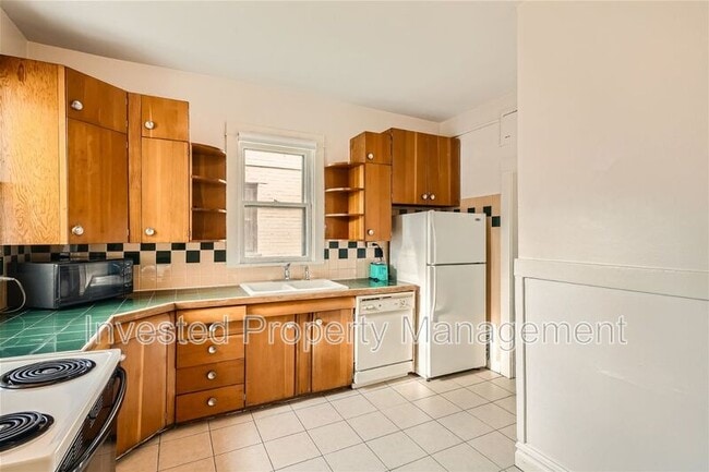 Building Photo - 562 N Lafayette St