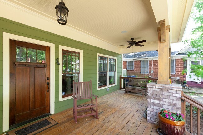 Foto del edificio - Beautiful 4/4 Plus Office, 4 Blocks From E...