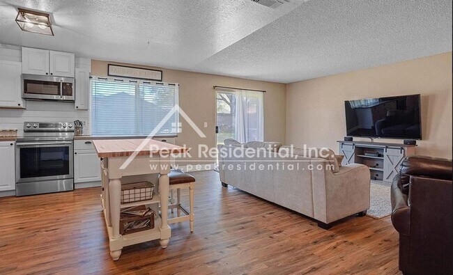 Foto del edificio - 3 br, 2 bath House - 8674 Argus Court